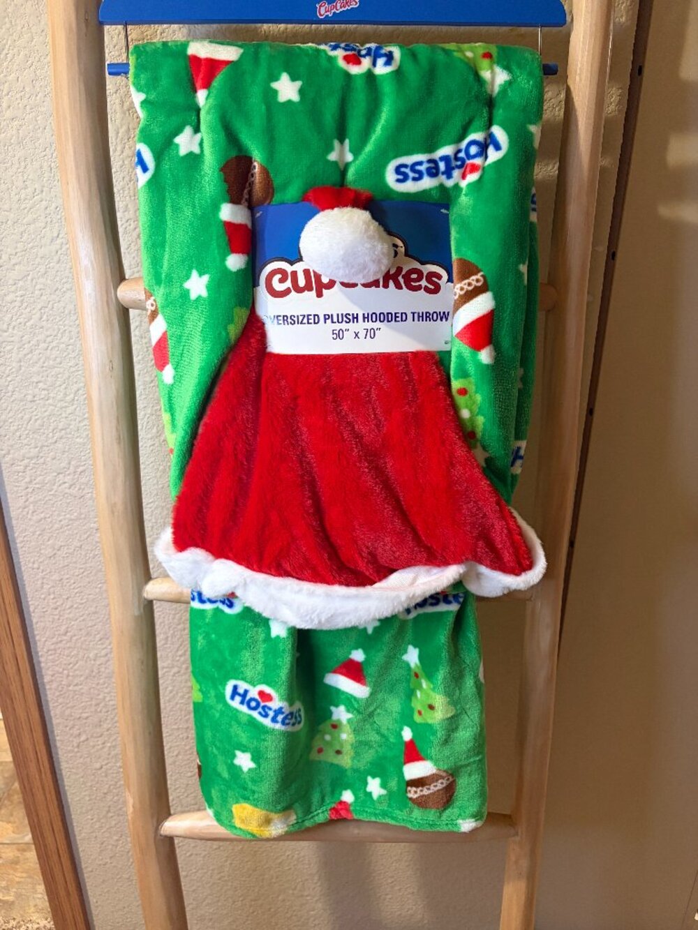 Hostess CupCakes Christmas Hooded Plush Throw Blanket Santa 50x70 NWT